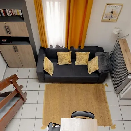 Souvenirs De Dans Un Quartier Tres Agreable Apartment Reims